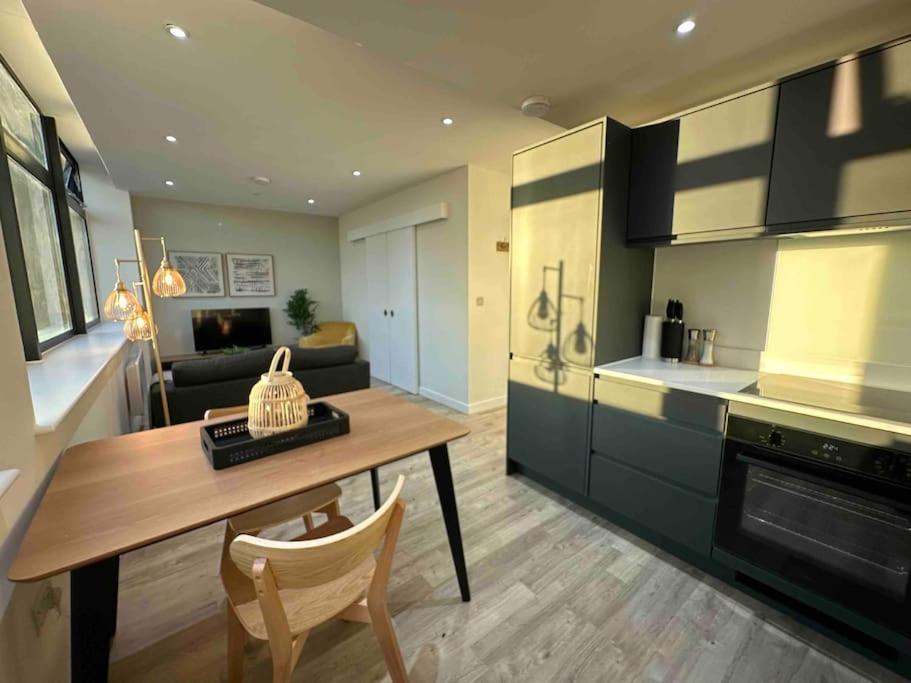 Apartmán 1 Bed Flat With View Of Old Trafford Manchester Exteriér fotografie