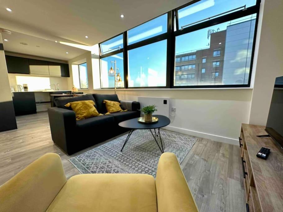 Apartmán 1 Bed Flat With View Of Old Trafford Manchester Exteriér fotografie